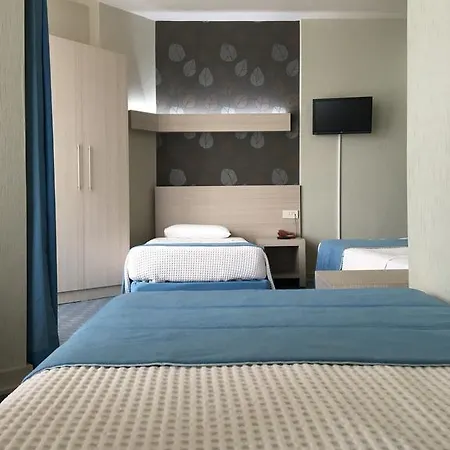 Pacific Hotel 2*